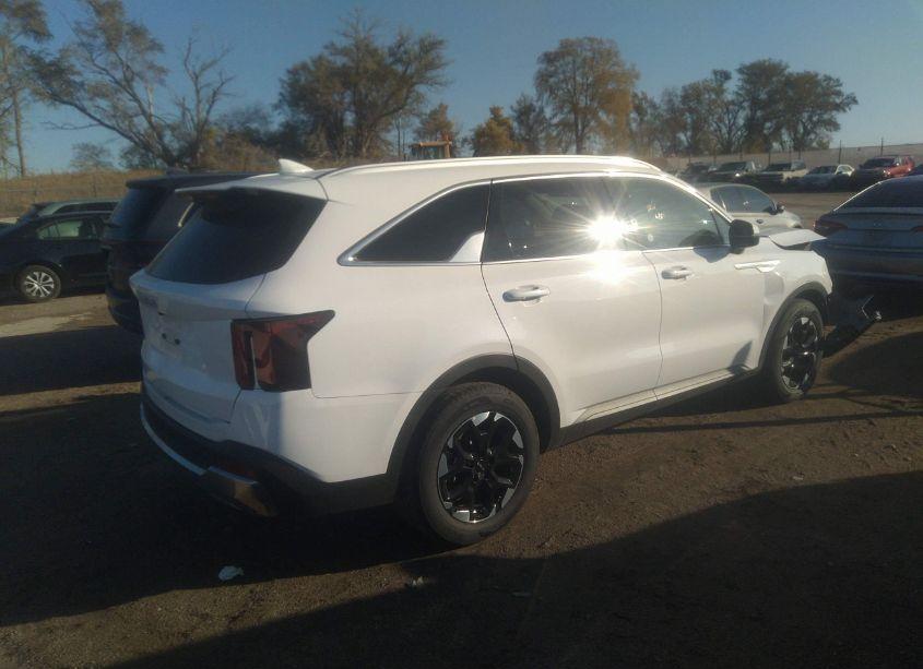 Photo 4 of 2024 Kia Sorento S (VIN 5XYRL4JC1RG280694)