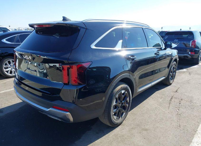 Photo 4 of 2024 Kia Sorento S (VIN 5XYRL4JC1RG309868)