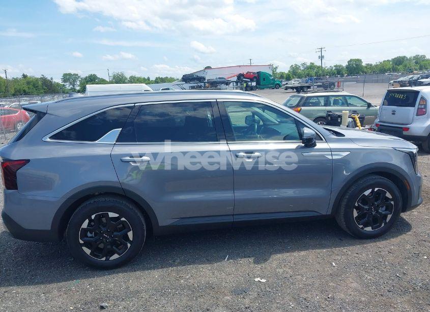 Photo 13 of 2024 Kia Sorento S (VIN 5XYRL4JC6RG283378)