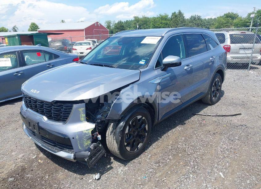 Photo 2 of 2024 Kia Sorento S (VIN 5XYRL4JC6RG283378)