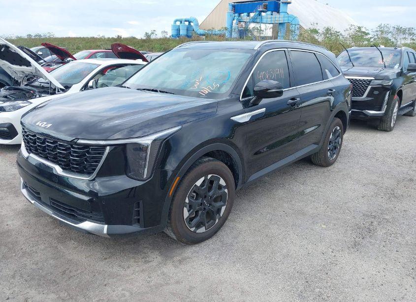 Photo 2 of 2024 Kia Sorento S (VIN 5XYRL4JC7RG258358)