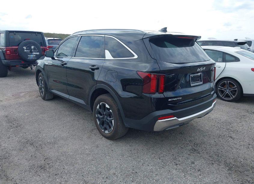 Photo 3 of 2024 Kia Sorento S (VIN 5XYRL4JC7RG258358)