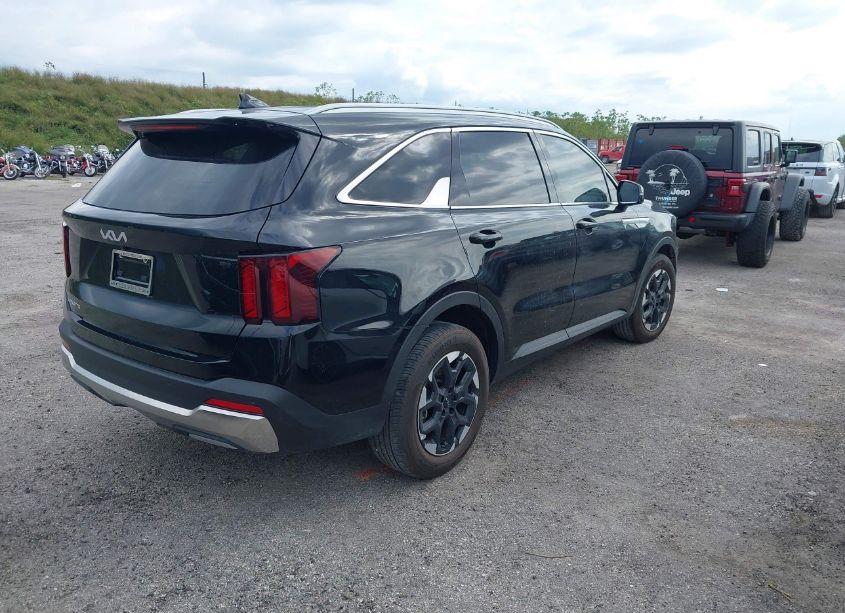 Photo 4 of 2024 Kia Sorento S (VIN 5XYRL4JC7RG258358)