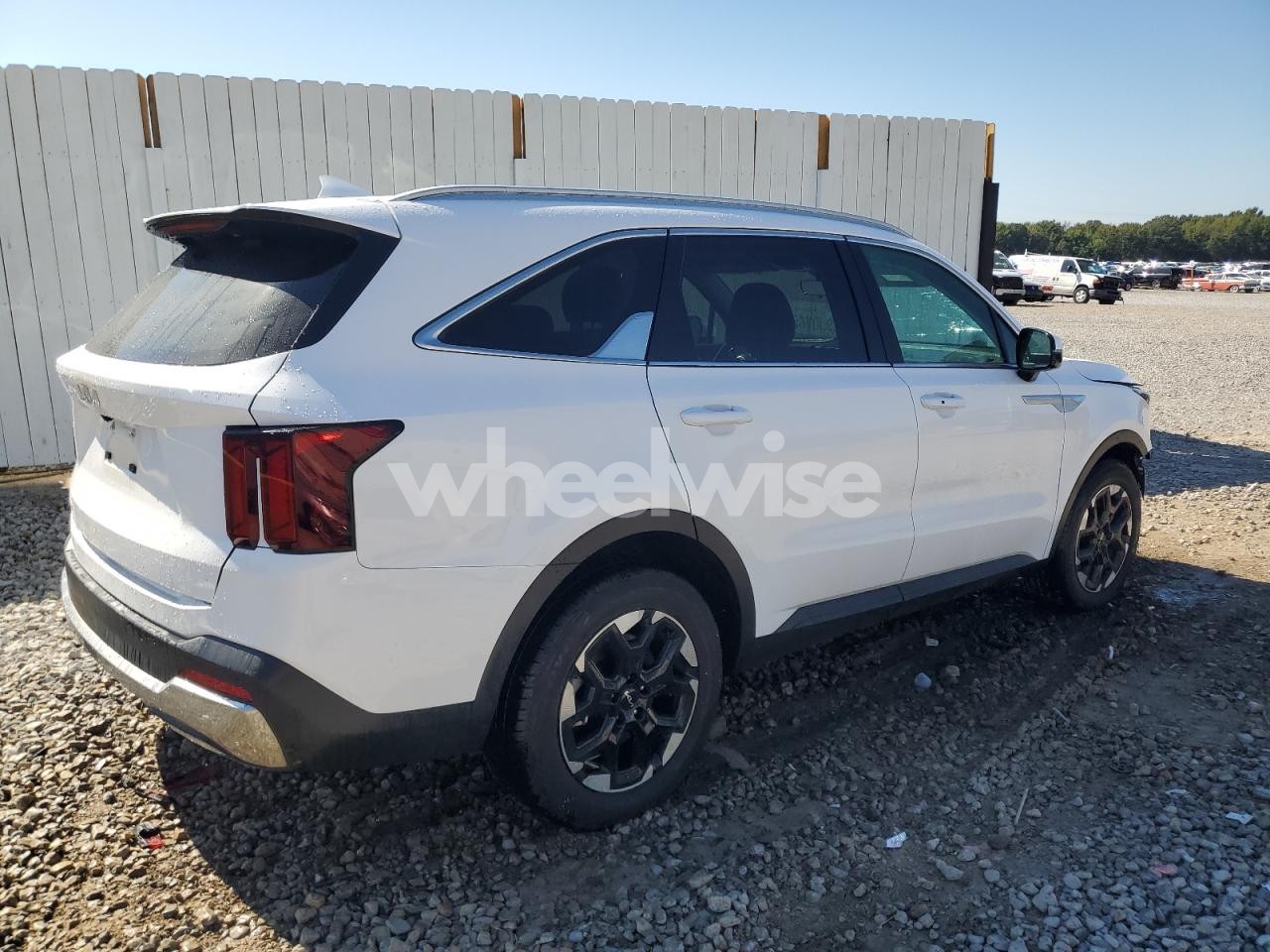 Photo 3 of 2024 KIA SORENTO S (VIN 5XYRL4JC8RG271443)