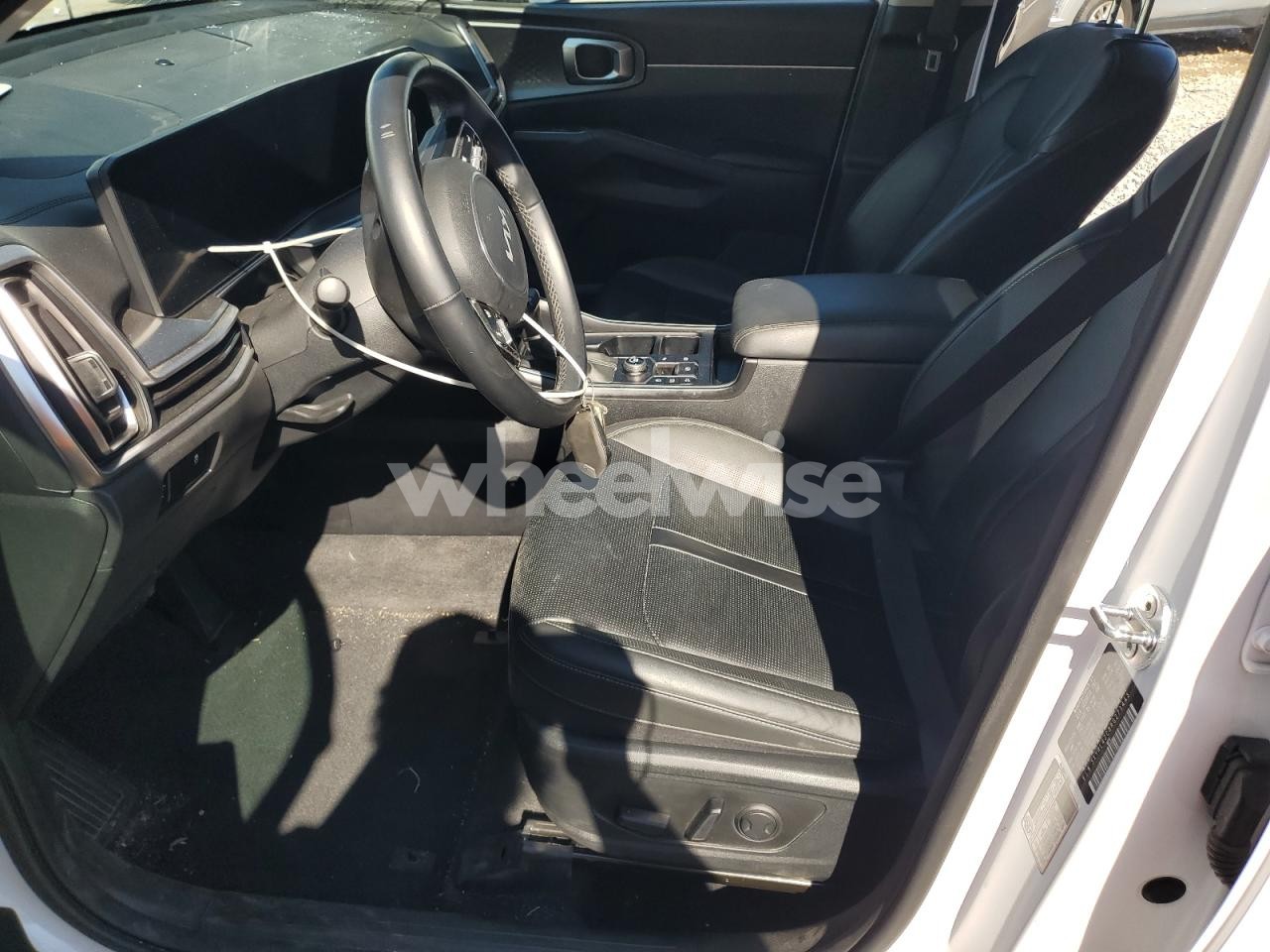 Photo 7 of 2024 KIA SORENTO S (VIN 5XYRL4JC8RG271443)