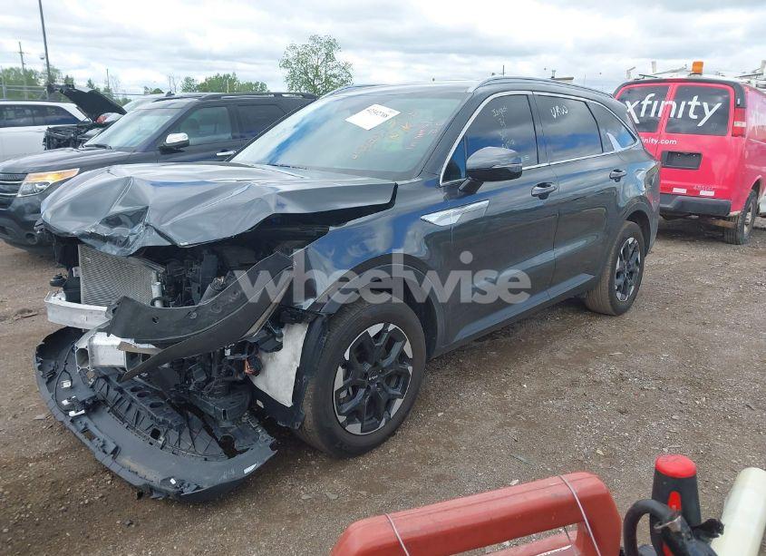 Photo 2 of 2024 Kia Sorento S (VIN 5XYRL4JCXRG255938)