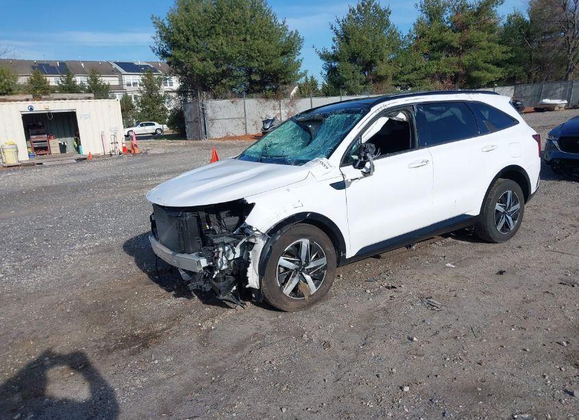 Photo 2 of 2021 Kia Sorento S (VIN 5XYRL4LC1MG018633)