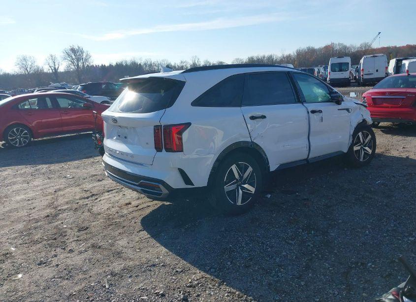 Photo 4 of 2021 Kia Sorento S (VIN 5XYRL4LC1MG018633)