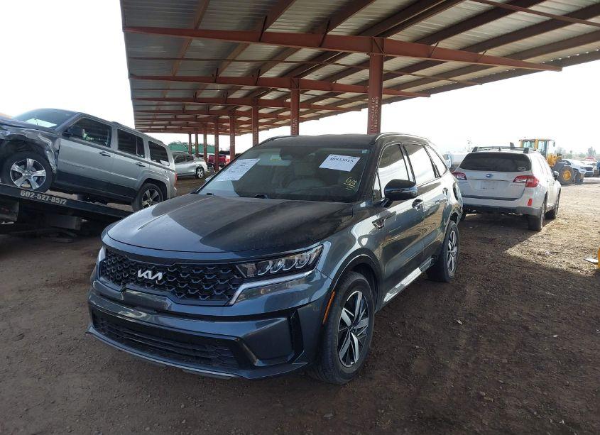 Photo 2 of 2022 Kia Sorento S (VIN 5XYRL4LC1NG111833)