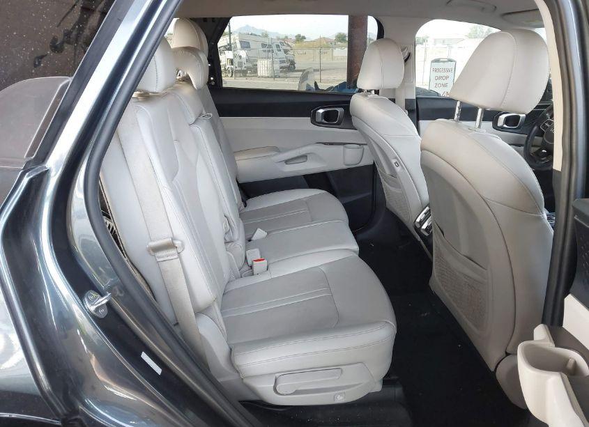 Photo 8 of 2022 Kia Sorento S (VIN 5XYRL4LC1NG111833)