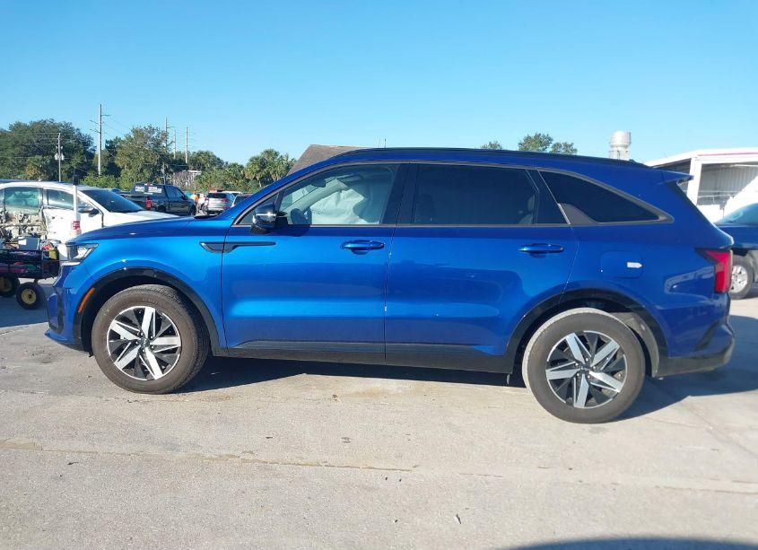 Photo 14 of 2023 Kia Sorento S (VIN 5XYRL4LC1PG183490)