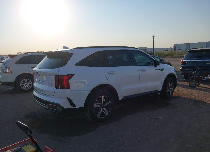 Photo 4 of 2021 Kia Sorento S (VIN 5XYRL4LC2MG050703)