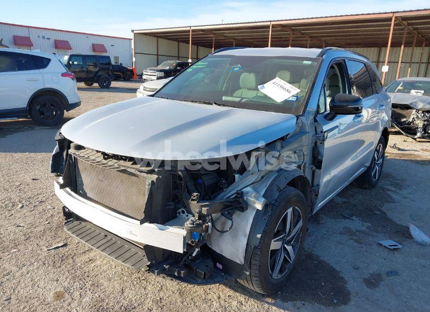 Photo 2 of 2022 Kia Sorento S (VIN 5XYRL4LC2NG150043)