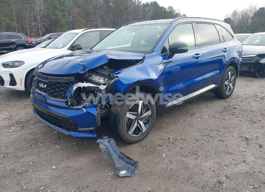 Photo 2 of 2022 Kia Sorento S (VIN 5XYRL4LC3NG085607)