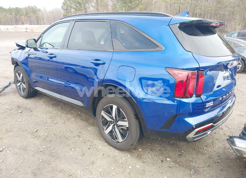 Photo 3 of 2022 Kia Sorento S (VIN 5XYRL4LC3NG085607)