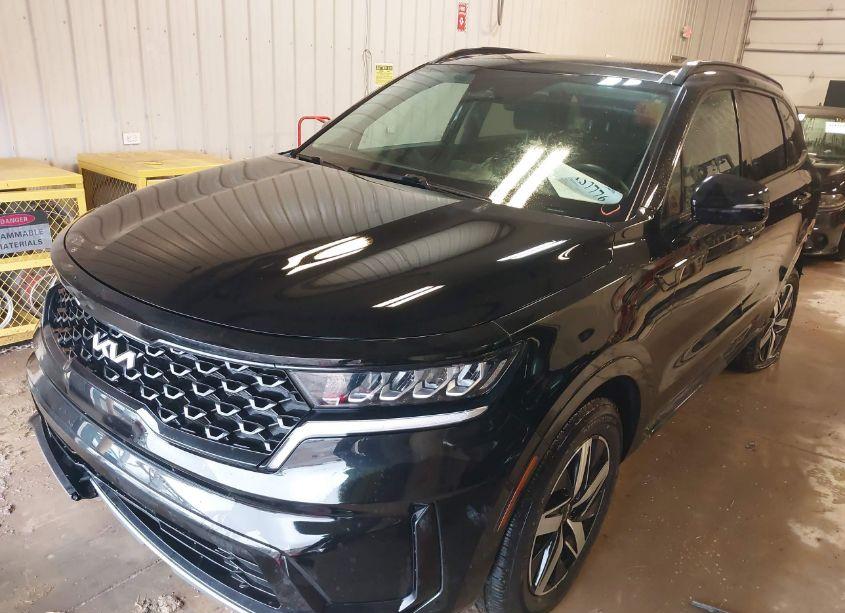 Photo 2 of 2022 Kia Sorento S (VIN 5XYRL4LC3NG134790)