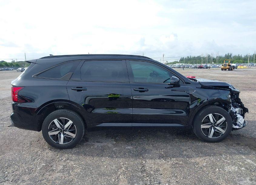 Photo 13 of 2022 Kia Sorento S (VIN 5XYRL4LC4NG152666)