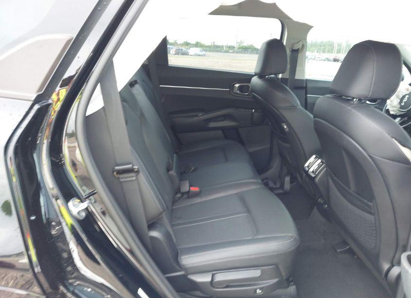 Photo 8 of 2022 Kia Sorento S (VIN 5XYRL4LC4NG152666)