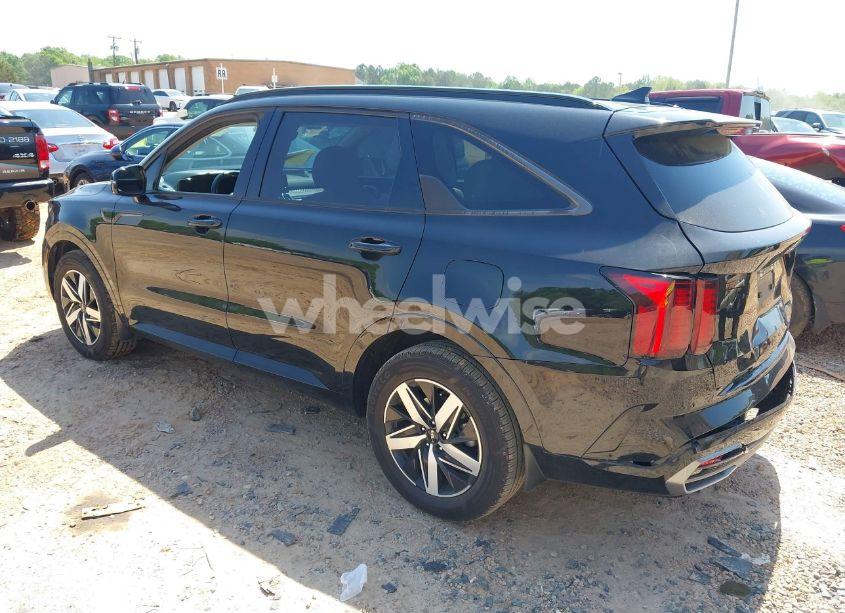 Photo 3 of 2022 Kia Sorento S (VIN 5XYRL4LC5NG146164)