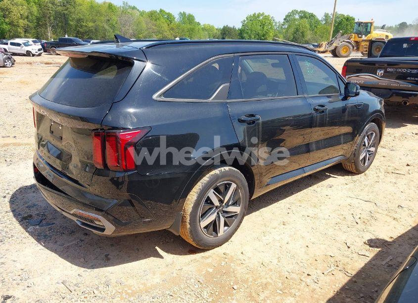 Photo 4 of 2022 Kia Sorento S (VIN 5XYRL4LC5NG146164)