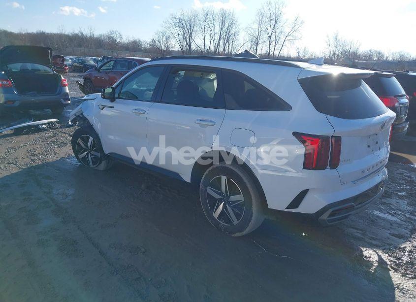 Photo 3 of 2021 Kia Sorento S (VIN 5XYRL4LC6MG008048)