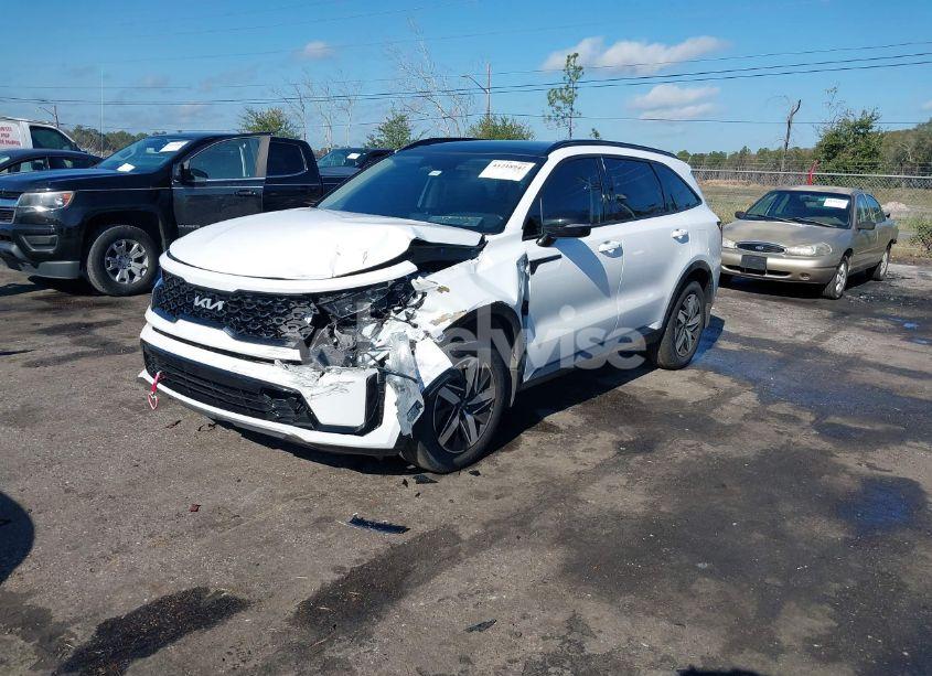 Photo 2 of 2023 Kia Sorento S (VIN 5XYRL4LC6PG218962)