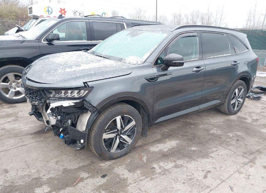 Photo 2 of 2022 Kia Sorento S (VIN 5XYRL4LC7NG130337)