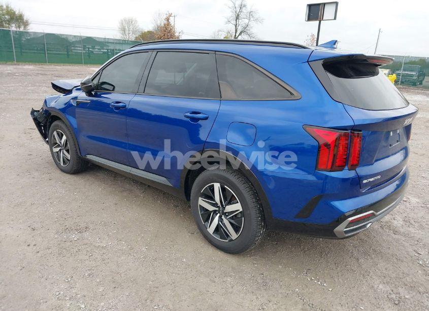 Photo 3 of 2023 Kia Sorento S (VIN 5XYRL4LC7PG162966)