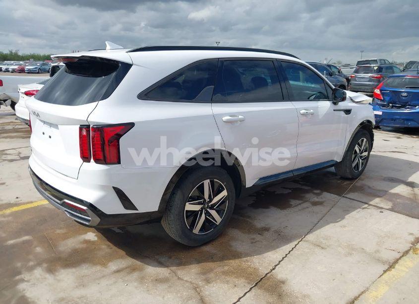 Photo 4 of 2023 Kia Sorento S (VIN 5XYRL4LC7PG174597)