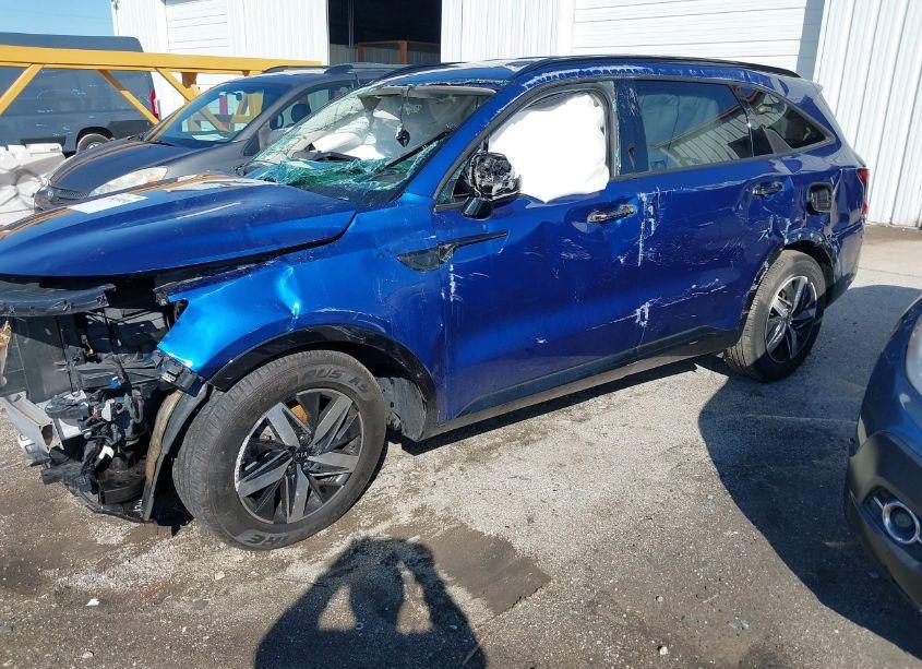 Photo 2 of 2021 Kia Sorento S (VIN 5XYRL4LC9MG061018)