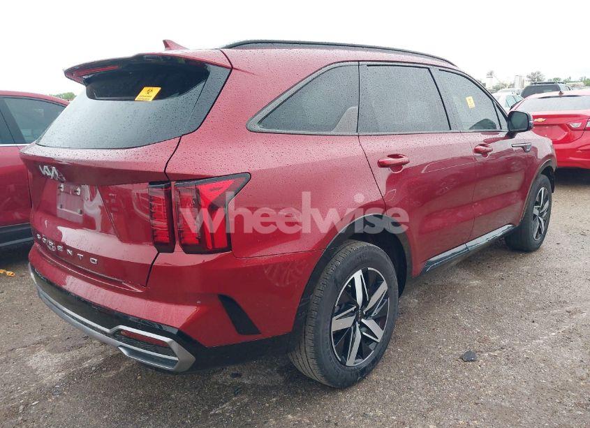 Photo 4 of 2022 Kia Sorento S (VIN 5XYRL4LC9NG139461)