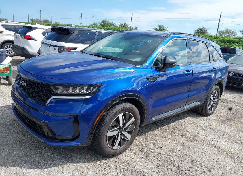 Photo 2 of 2022 Kia Sorento S (VIN 5XYRL4LCXNG122376)