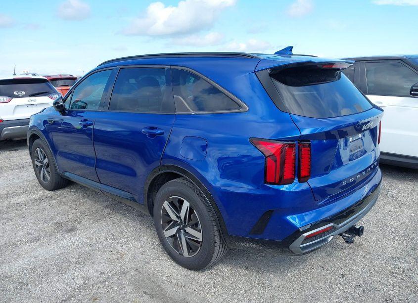 Photo 3 of 2022 Kia Sorento S (VIN 5XYRL4LCXNG122376)