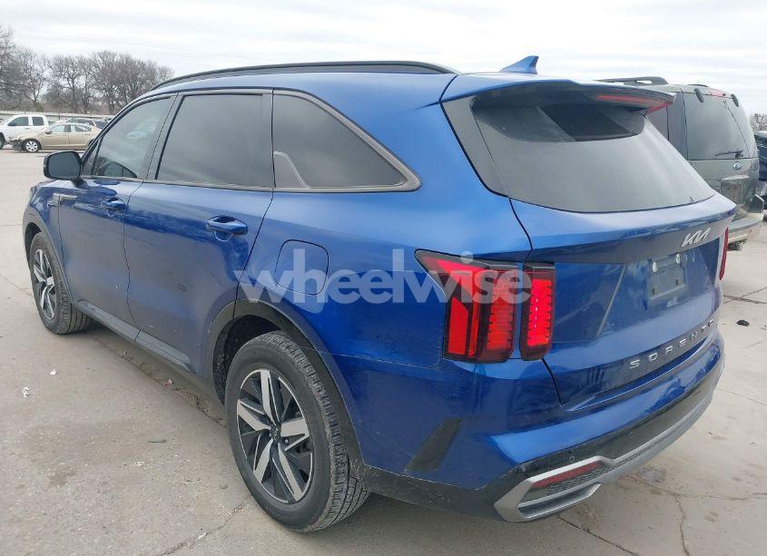 Photo 3 of 2022 Kia Sorento S (VIN 5XYRL4LCXNG159816)