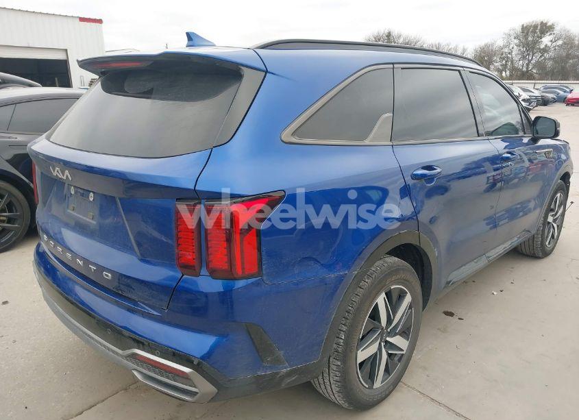 Photo 4 of 2022 Kia Sorento S (VIN 5XYRL4LCXNG159816)