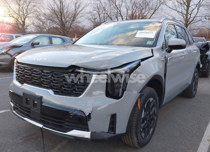 Photo 2 of 2024 Kia Sorento S (VIN 5XYRLDJC3RG307765)