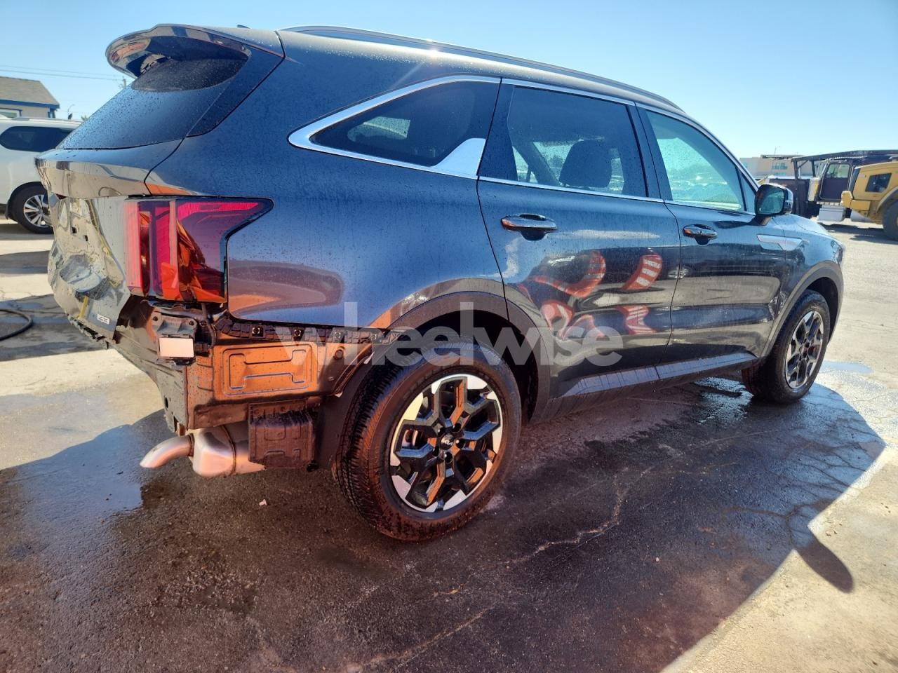 Photo 3 of 2024 KIA SORENTO S (VIN 5XYRLDJC4RG288997)