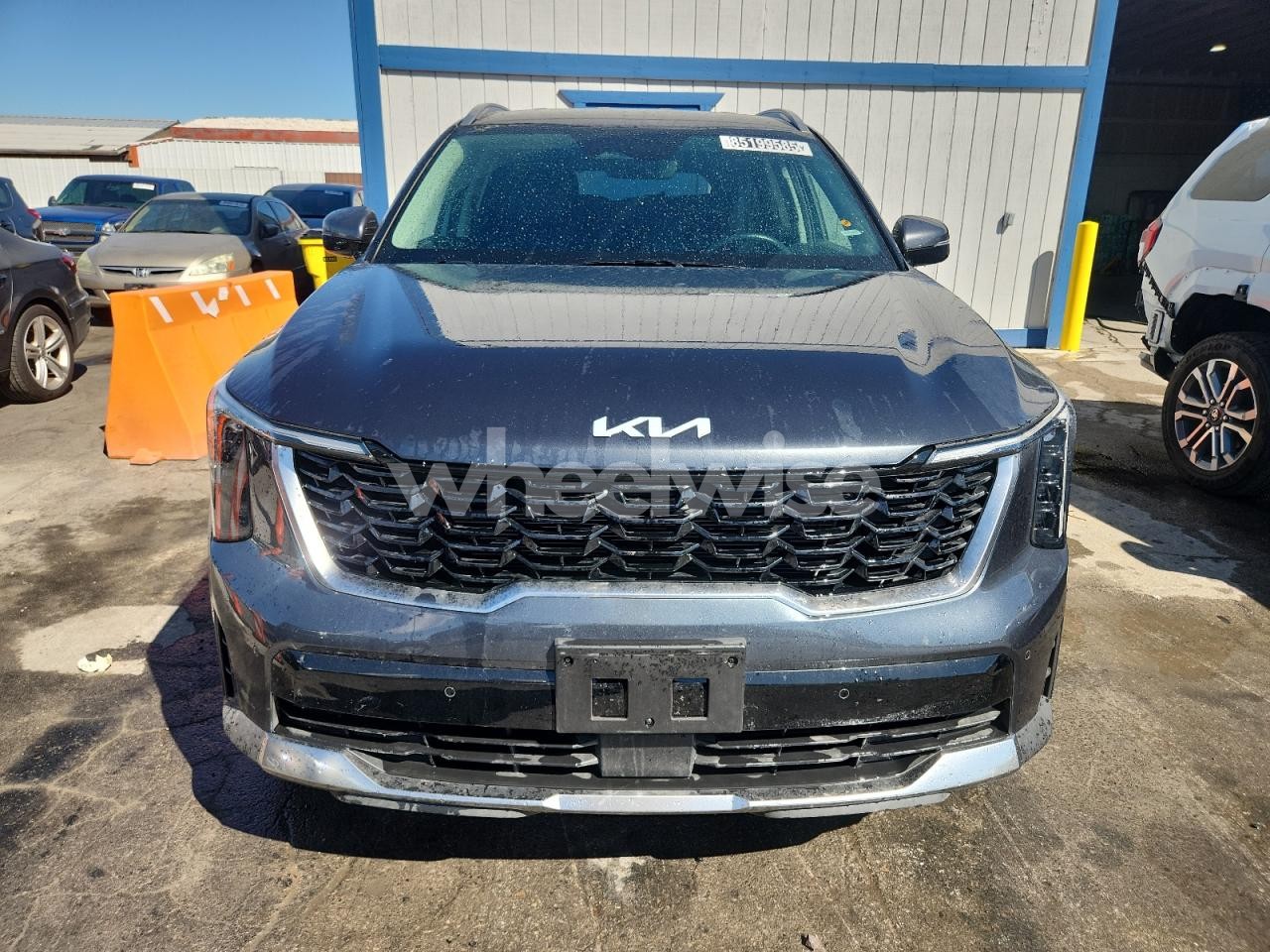 Photo 5 of 2024 KIA SORENTO S (VIN 5XYRLDJC4RG288997)