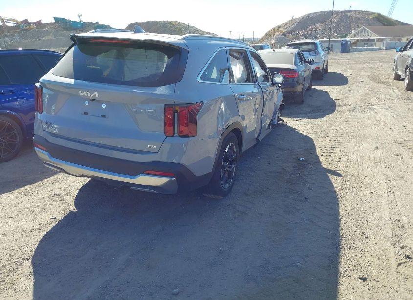 Photo 4 of 2024 Kia Sorento S (VIN 5XYRLDJC6RG293635)