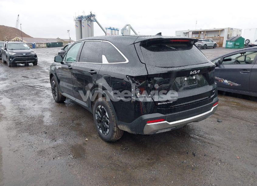 Photo 3 of 2025 Kia Sorento S (VIN 5XYRLDJC6SG328292)