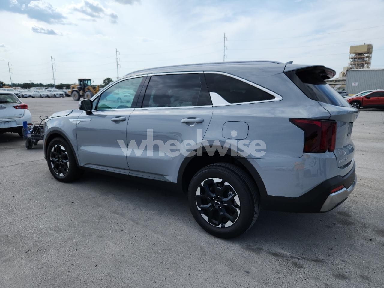 Photo 2 of 2025 KIA SORENTO S (VIN 5XYRLDJC7SG357705)