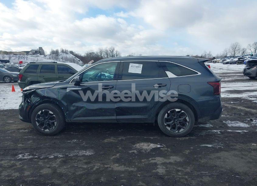 Photo 14 of 2025 Kia Sorento S (VIN 5XYRLDJCXSG319076)