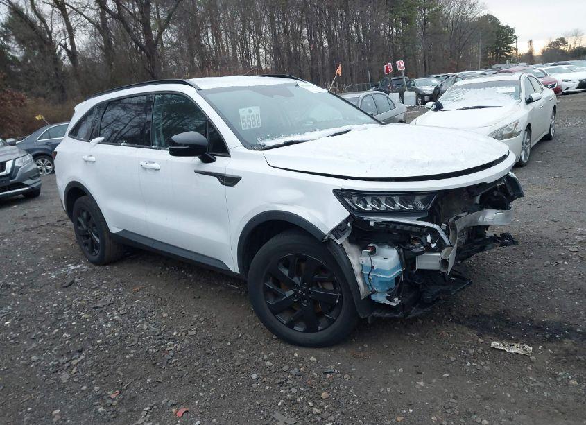 2021 Kia Sorento S (VIN 5XYRLDLC2MG004370) main photo