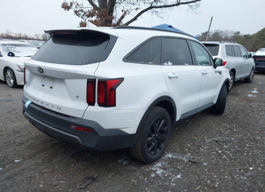 Photo 4 of 2021 Kia Sorento S (VIN 5XYRLDLC2MG004370)