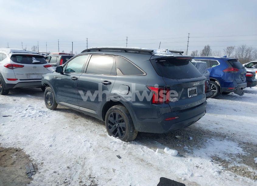 Photo 3 of 2022 Kia Sorento X-LINE S (VIN 5XYRLDLC2NG157333)