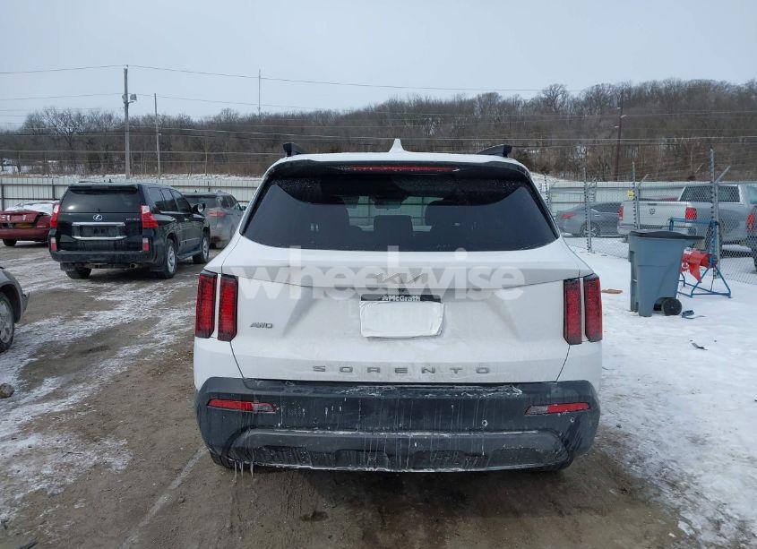 Photo 16 of 2022 Kia Sorento X-LINE S (VIN 5XYRLDLC3NG124762)
