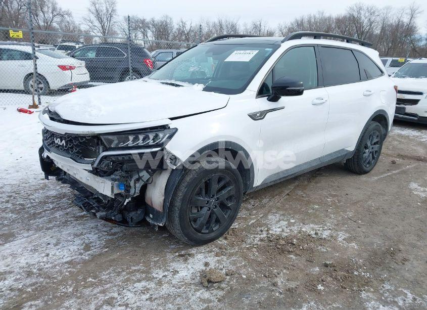 Photo 2 of 2022 Kia Sorento X-LINE S (VIN 5XYRLDLC3NG124762)