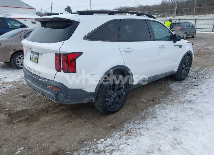 Photo 4 of 2022 Kia Sorento X-LINE S (VIN 5XYRLDLC3NG124762)