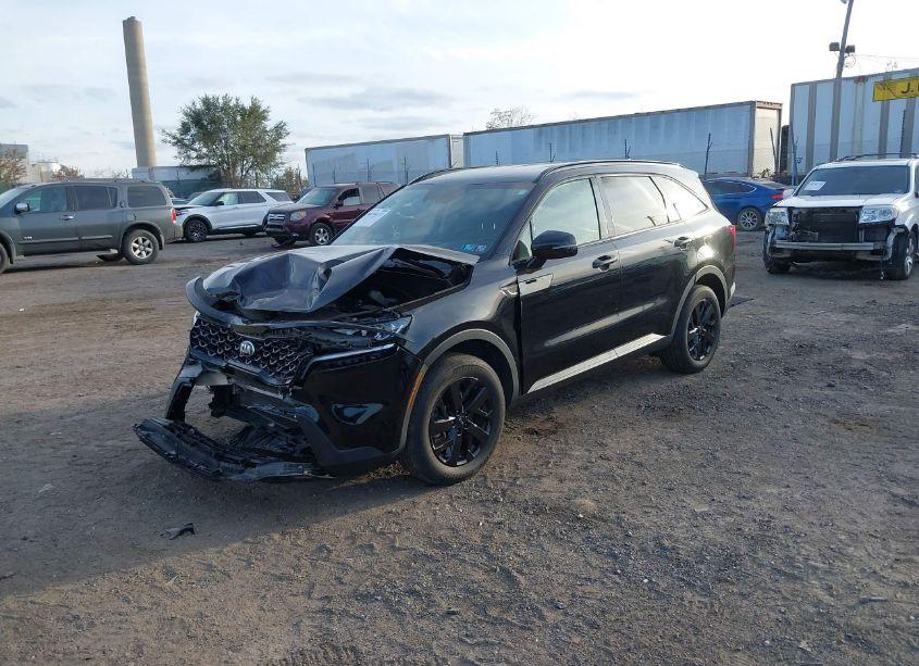 Photo 2 of 2021 Kia Sorento S (VIN 5XYRLDLC4MG060021)