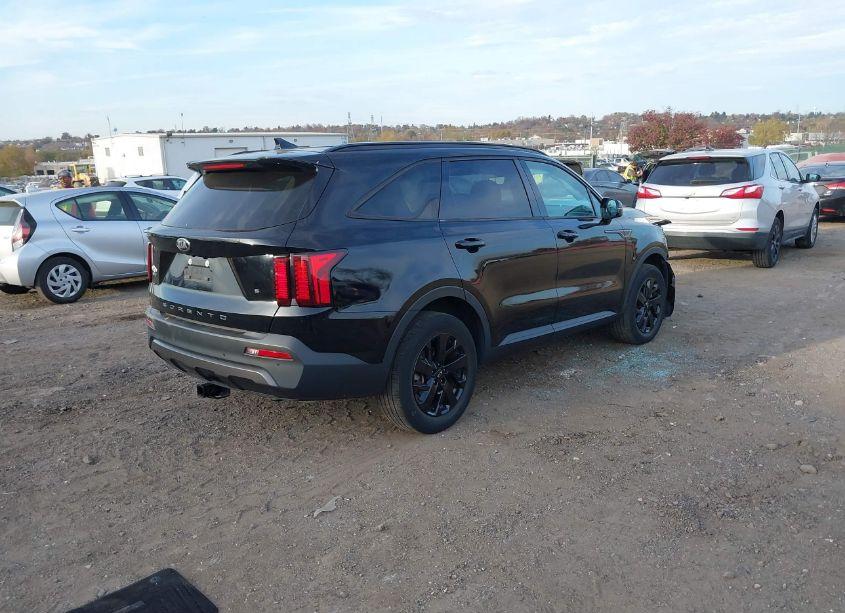 Photo 4 of 2021 Kia Sorento S (VIN 5XYRLDLC4MG060021)